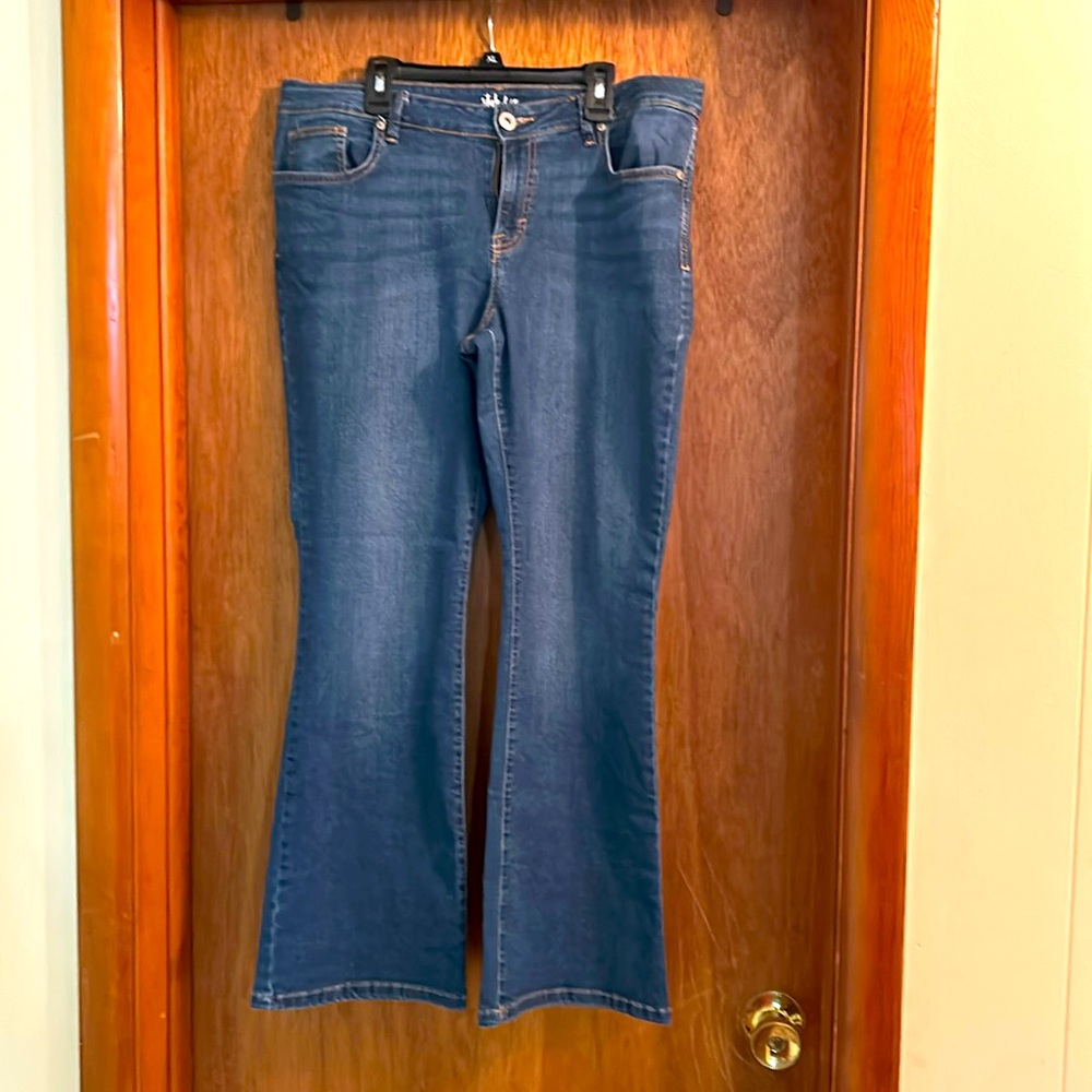 Style & Co curvy bootcut blue jeans. Size 14